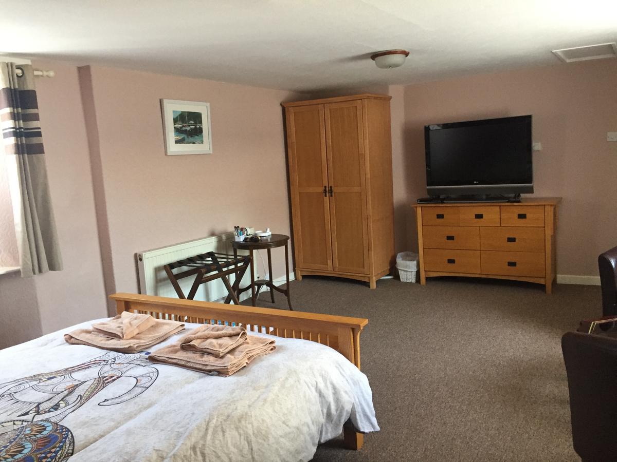 The Eliot Arms Hotel Saint Germans Bagian luar foto